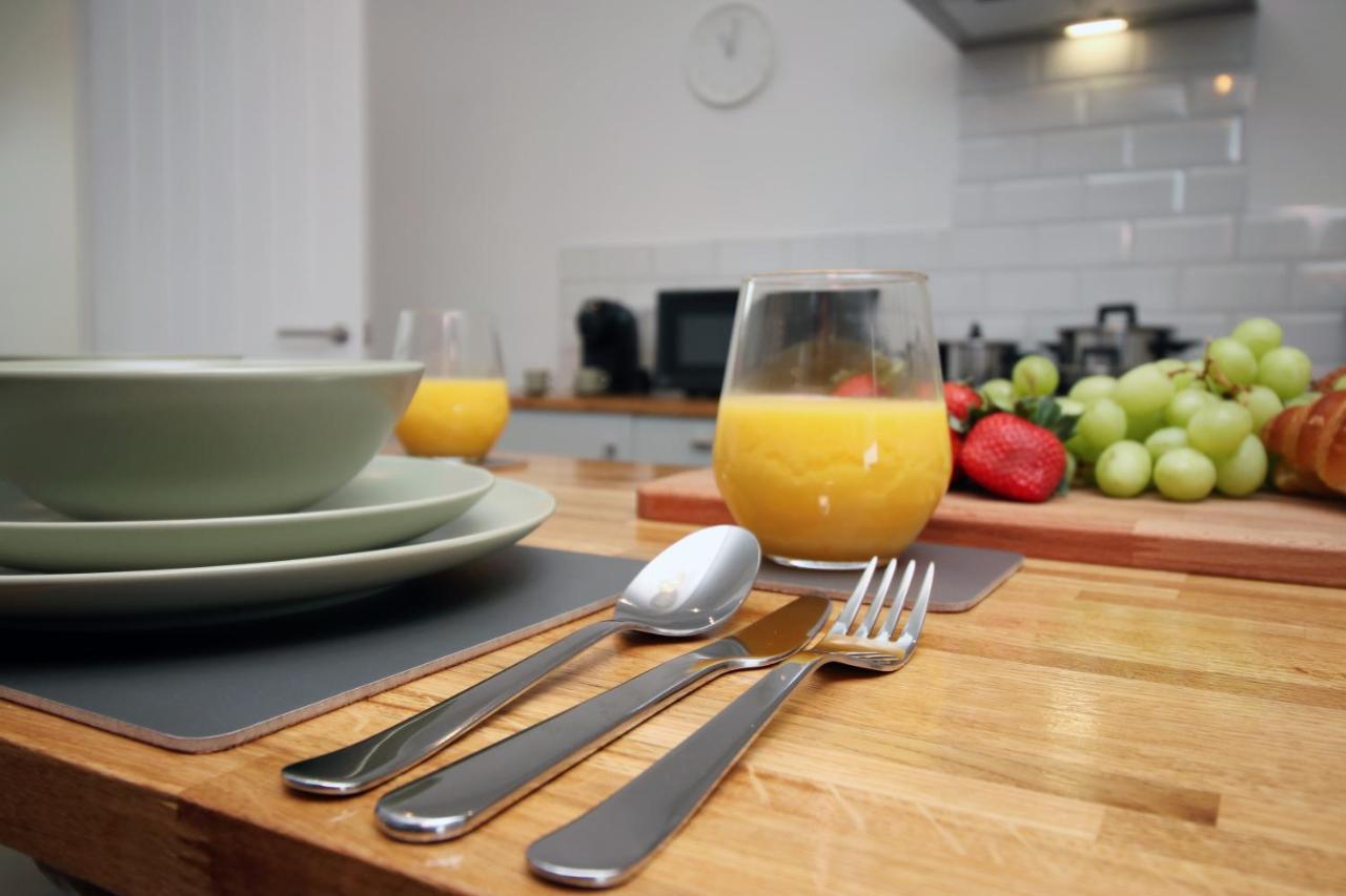 No 49 City Apartments, Perfect For Business And Leisure Stays, 10 Min Drive Into City Centre, Easy Access To Local Transport, 1Br And 2Br Available, Free Parking Cardiff Kültér fotó
