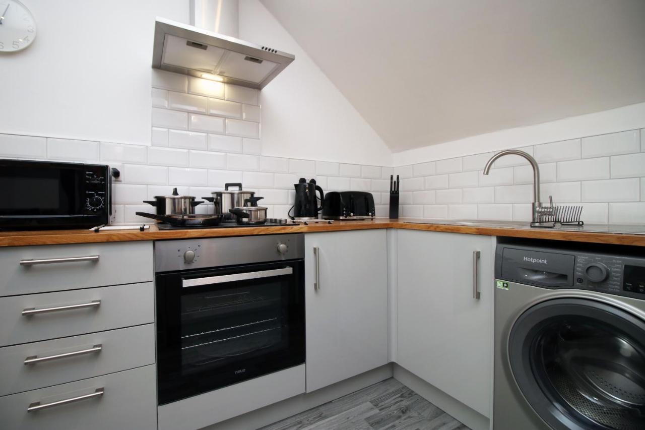 No 49 City Apartments, Perfect For Business And Leisure Stays, 10 Min Drive Into City Centre, Easy Access To Local Transport, 1Br And 2Br Available, Free Parking Cardiff Kültér fotó