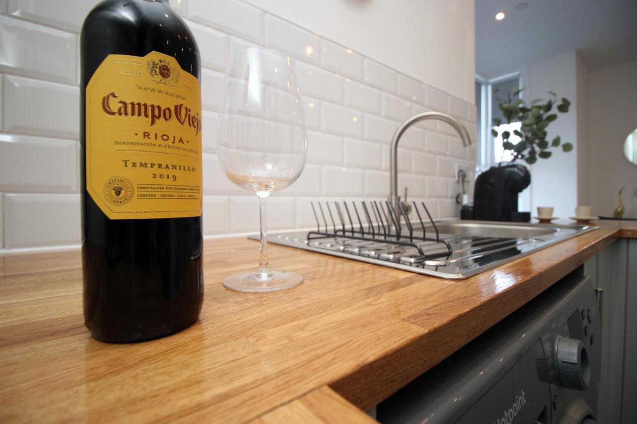 No 49 City Apartments, Perfect For Business And Leisure Stays, 10 Min Drive Into City Centre, Easy Access To Local Transport, 1Br And 2Br Available, Free Parking Cardiff Kültér fotó