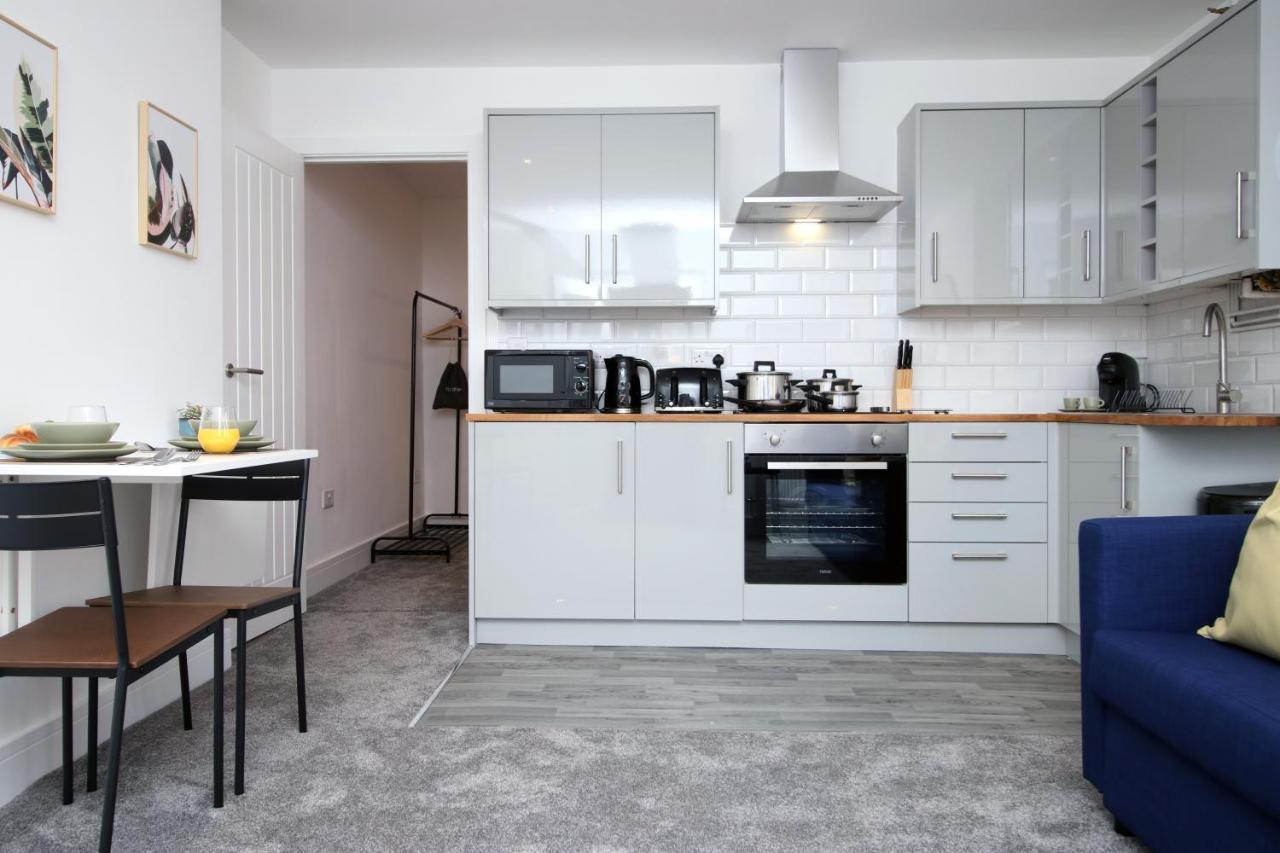 No 49 City Apartments, Perfect For Business And Leisure Stays, 10 Min Drive Into City Centre, Easy Access To Local Transport, 1Br And 2Br Available, Free Parking Cardiff Kültér fotó